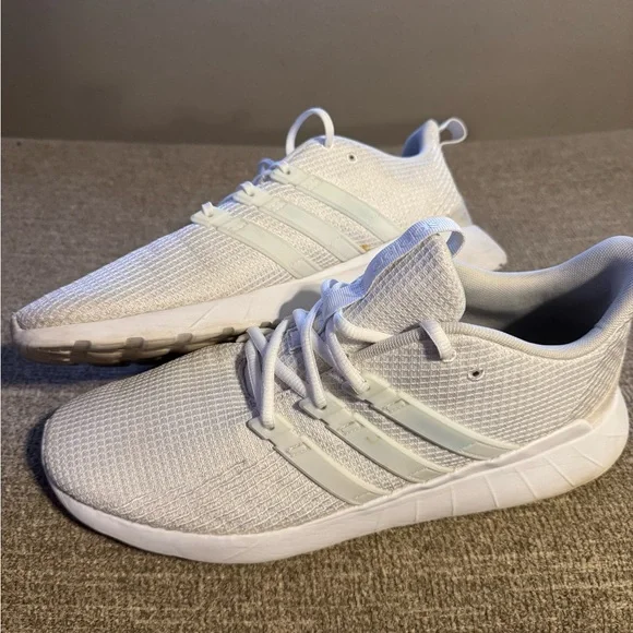 Adidas Questar Flow White/White size 12 - Picture 2 of 9